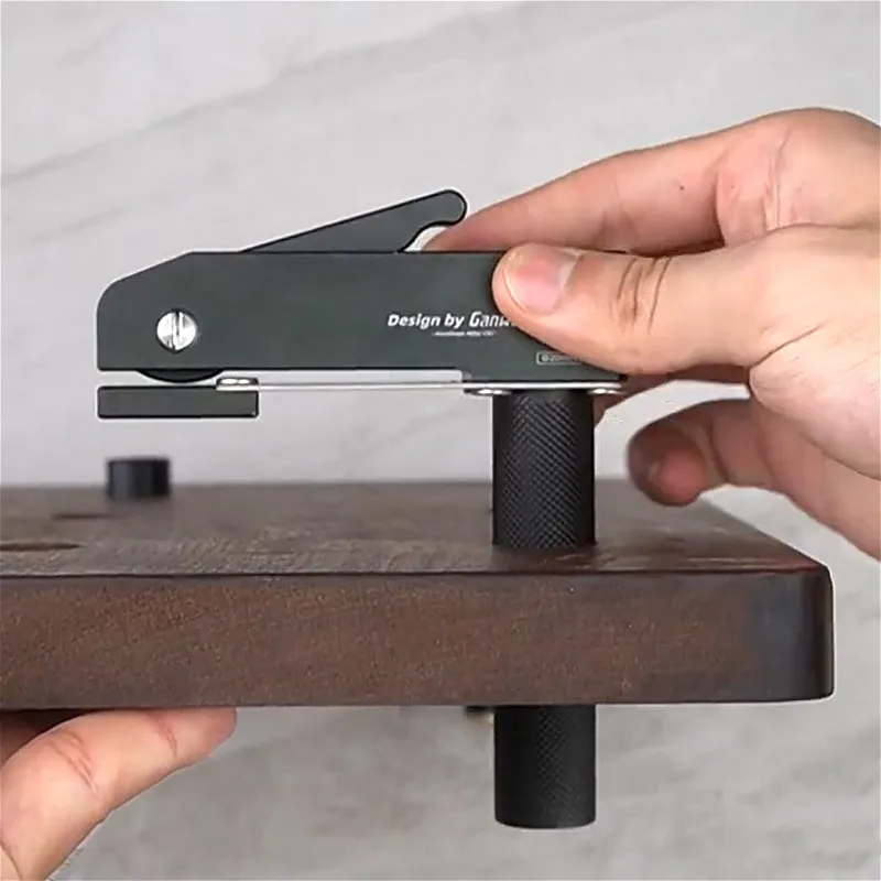 مشبك تثبيت سريع لثقوب طاولة ال - مراجعة Bench Dog Hole وسعره
